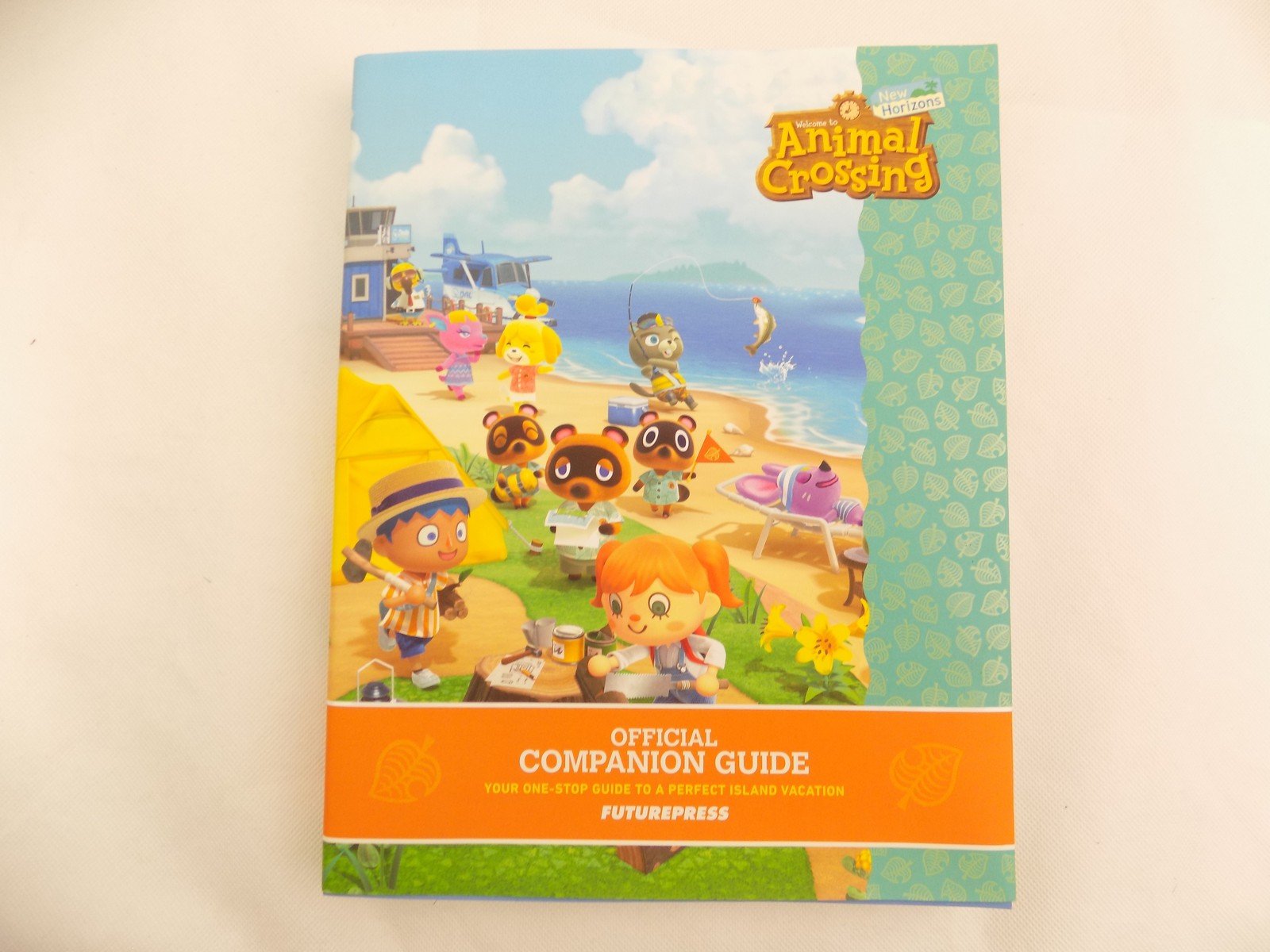 Animal Crossing New Horizons Offical Companion Guide - Starboard Games