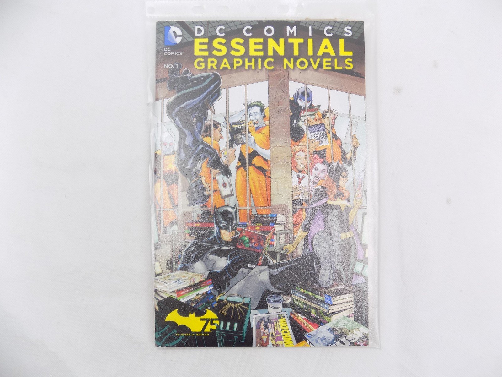 DC Comics Essential Graphic Novels No.1 Starboard Games