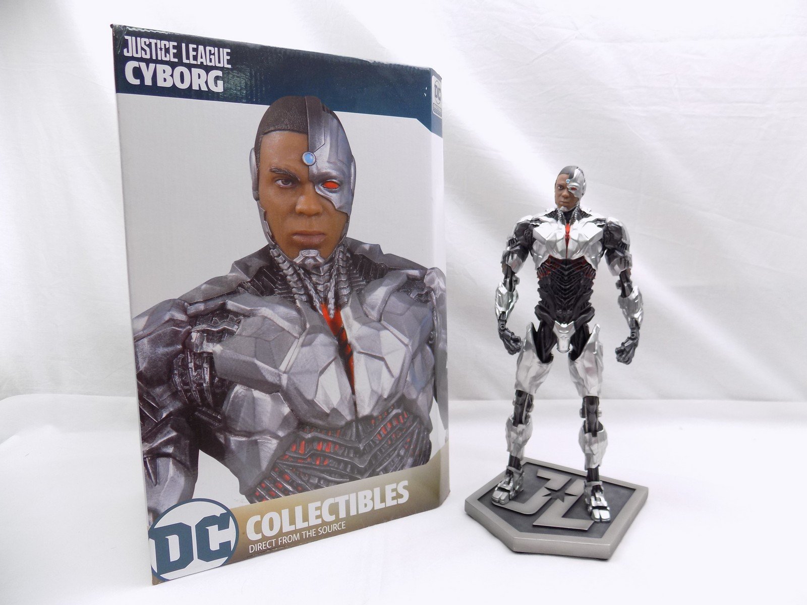 Sixth Scale Justice League Cyborg Action Figure Like New Boxed