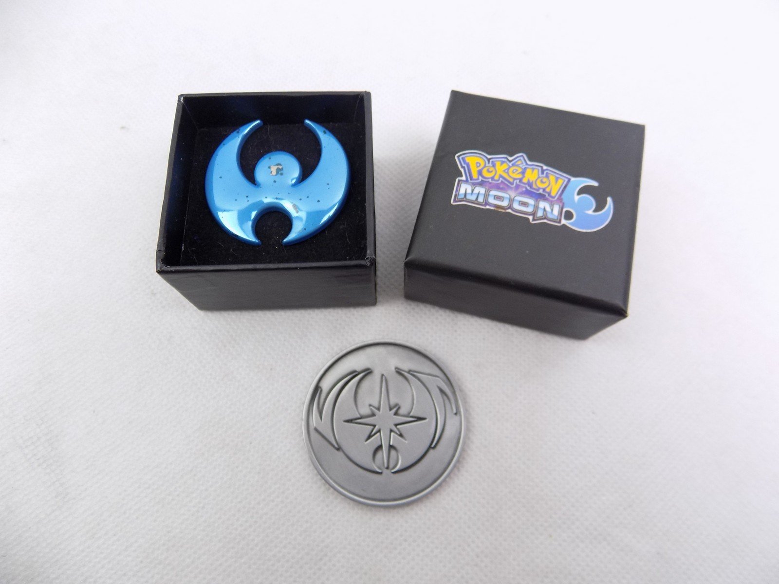 Pokemon Moon Pre-Order Moon Pin + Ultra Sun & Ultra Moon Coin ...