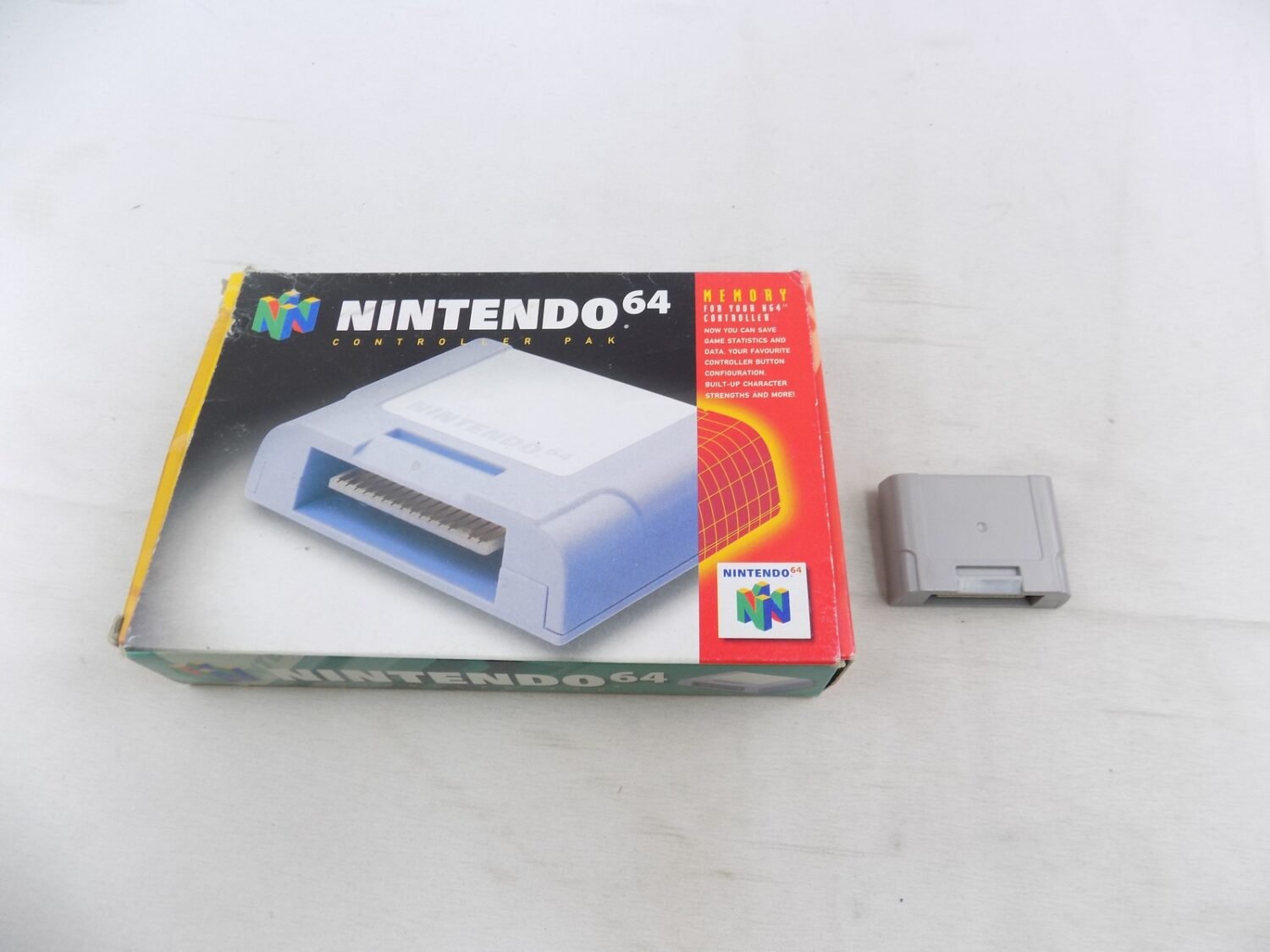 Like New Boxed Genuine Nintendo 64 Controller Memory Pak /2